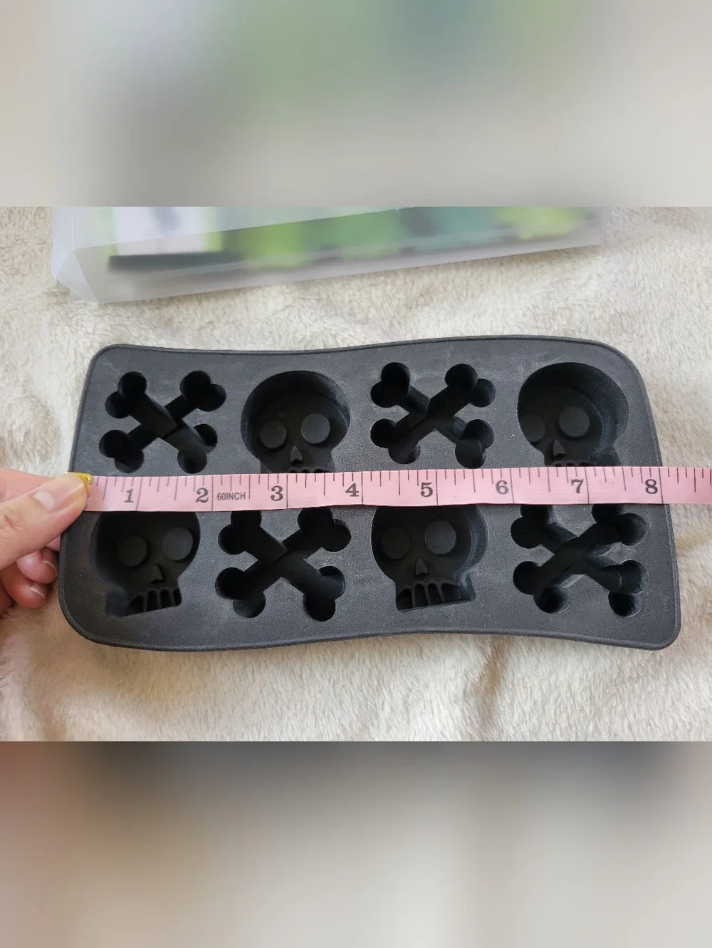 Ice Cannibal | LHS | NWT Black Skull & Crossbones Silicone Ice Tray Mold